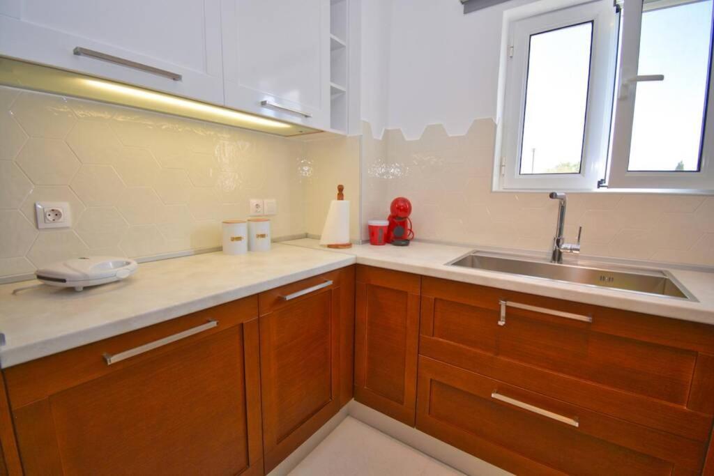 Potamos Deluxe White Apartment Exterior photo