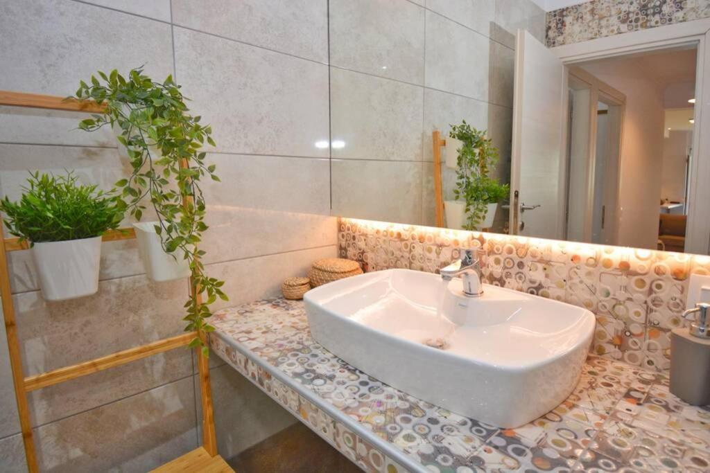 Potamos Deluxe White Apartment Exterior photo