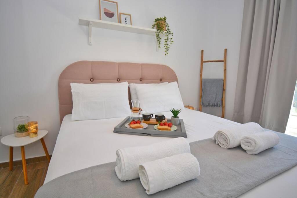 Potamos Deluxe White Apartment Exterior photo
